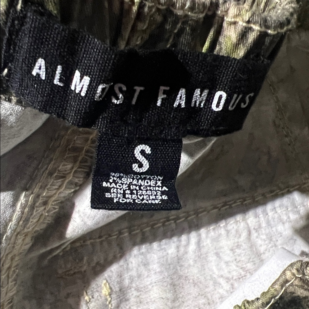 Almost Famous Green Camouflage Cargo Pants size 28 Waist Stretch - Picture 12 of 12